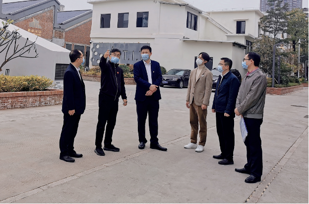 廣州輕工集團(tuán)黨委書記、董事長曾郴湘帶隊到新仕誠公司T.I.T智慧園調(diào)研