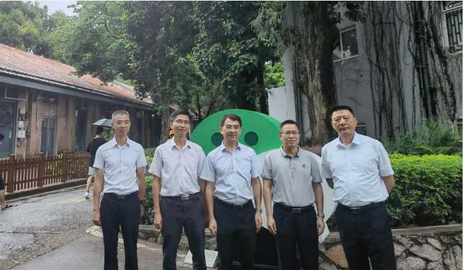 海珠區(qū)委常委、統(tǒng)戰(zhàn)部部長(zhǎng)王福軍帶隊(duì)到新仕誠(chéng)公司調(diào)研